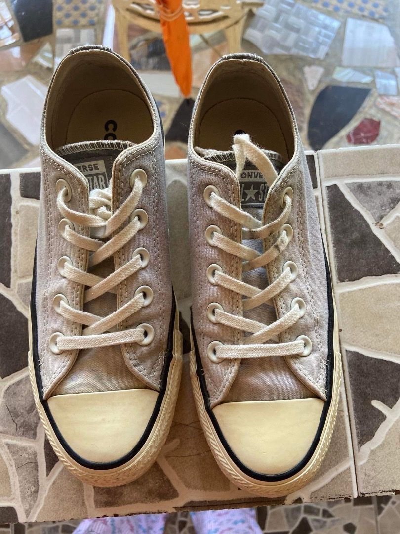 Converse ombre clearance