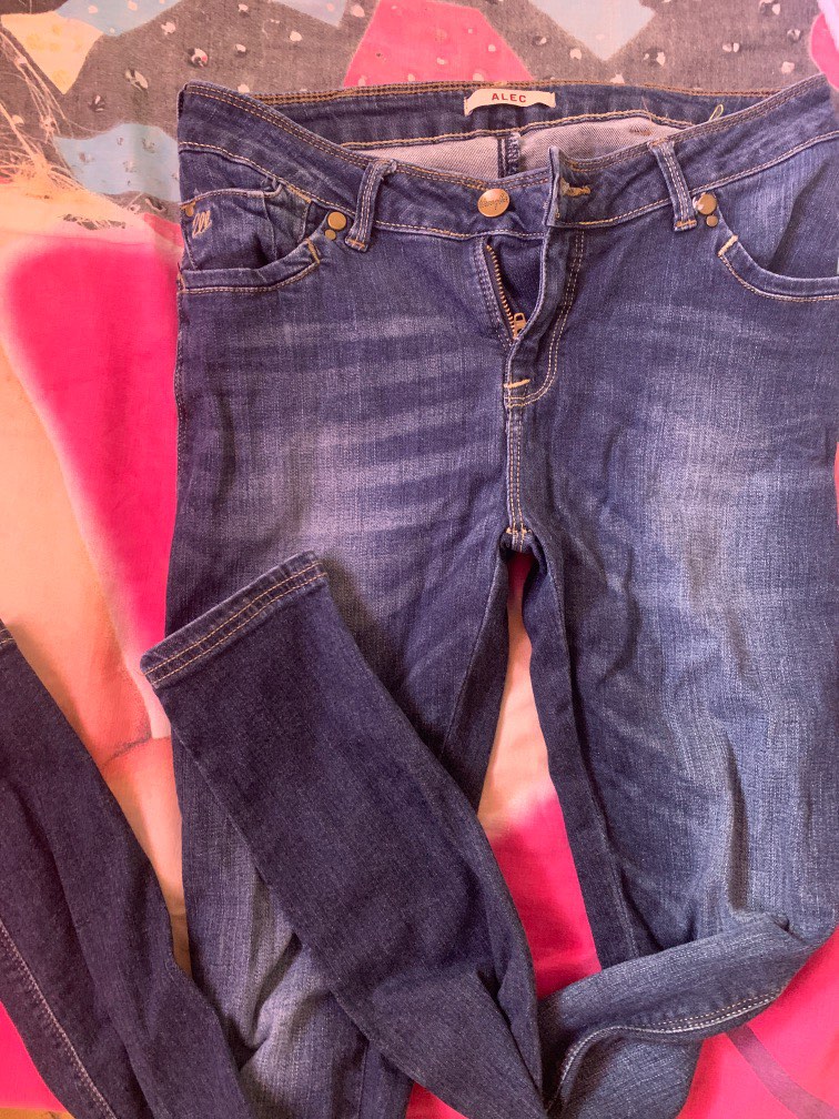 Dark blue jeans, Women's Fashion, Bottoms, Jeans on Carousell