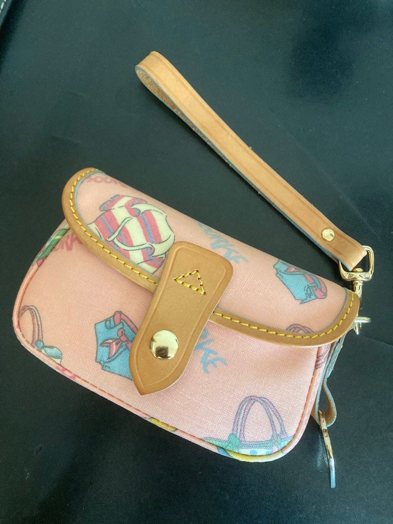 Dooney & hotsell bourke wristlet