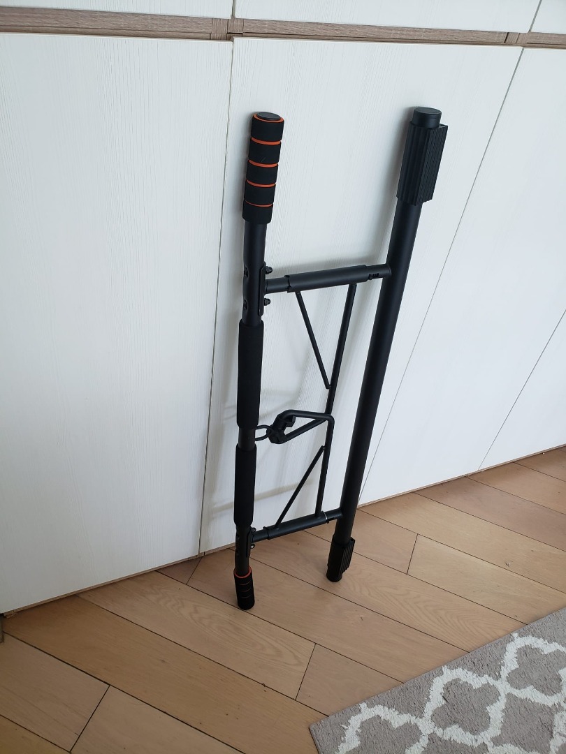 Doorway Pull Up Bar (with tricep training bungee), 運動產品, 運動與健身, 運動與健身