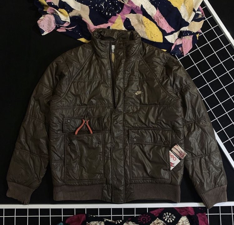 Down jacket nike on Carousell