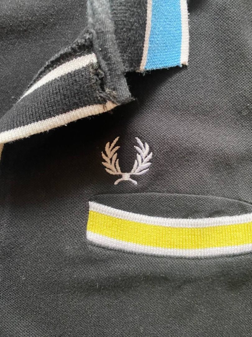 Fred Perry Polo Shirt (Category: Tshirts & Polo Shirts ) located in Pasay City. Submitted by juno_raph (Listing ID 1241604213, Image 3). Description: Polo Shirt Fred Perry S Width: 18.5 Length: 25 - personal shirt. worn once. no flaws. excellent condition. 👍🏼 Price: ₱600 Negotiable Price do not include shipping fee Feel free to DM for any questions..