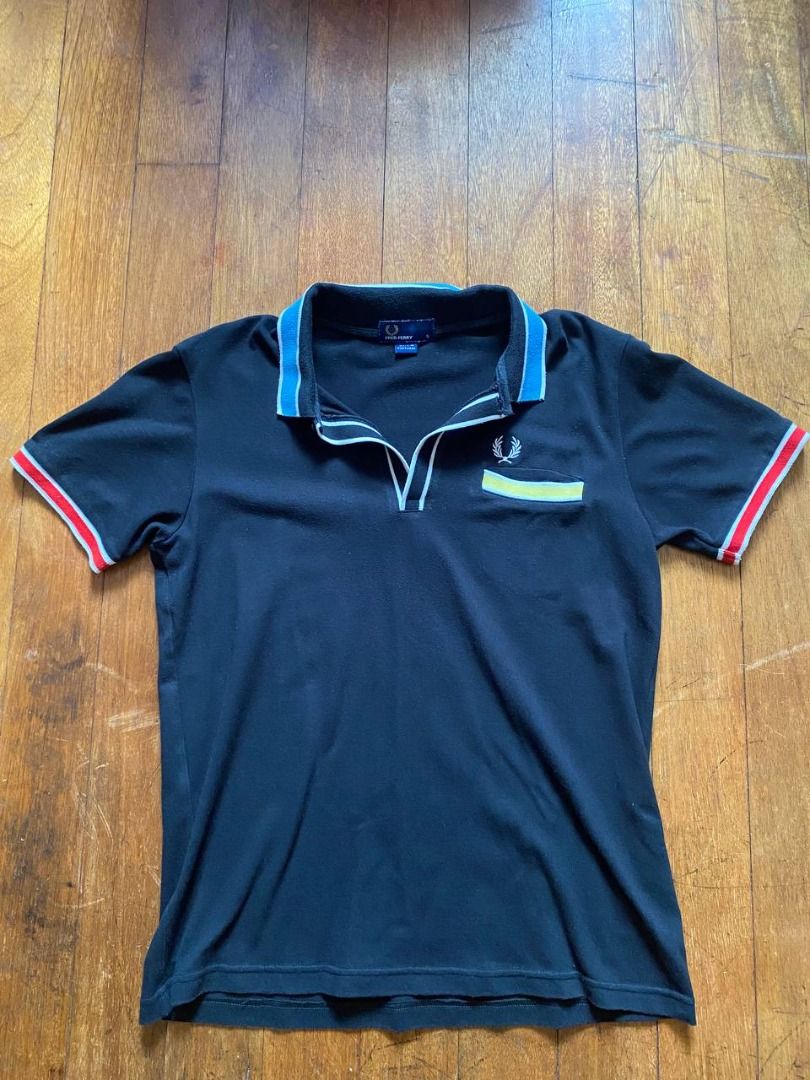 Fred Perry Polo Shirt (Category: Tshirts & Polo Shirts ) located in Pasay City. Submitted by juno_raph (Listing ID 1241604213, Image 1). Description: Polo Shirt Fred Perry S Width: 18.5 Length: 25 - personal shirt. worn once. no flaws. excellent condition. 👍🏼 Price: ₱600 Negotiable Price do not include shipping fee Feel free to DM for any questions..