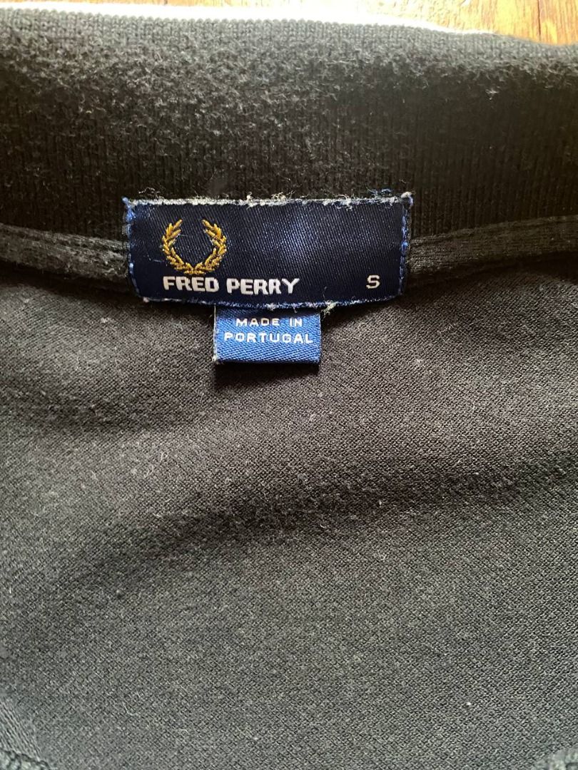 Fred Perry Polo Shirt (Category: Tshirts & Polo Shirts ) located in Pasay City. Submitted by juno_raph (Listing ID 1241604213, Image 2). Description: Polo Shirt Fred Perry S Width: 18.5 Length: 25 - personal shirt. worn once. no flaws. excellent condition. 👍🏼 Price: ₱600 Negotiable Price do not include shipping fee Feel free to DM for any questions..