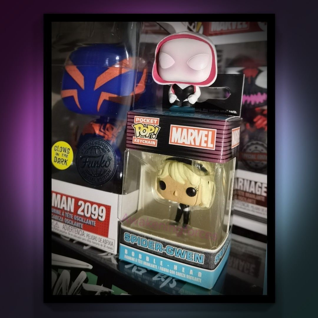 Spider gwen discount pop keychain