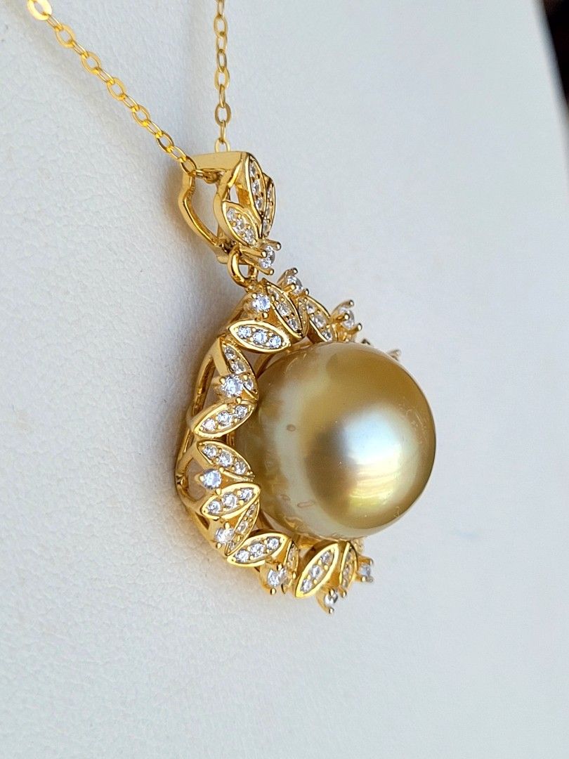 Gold dollar design with price top