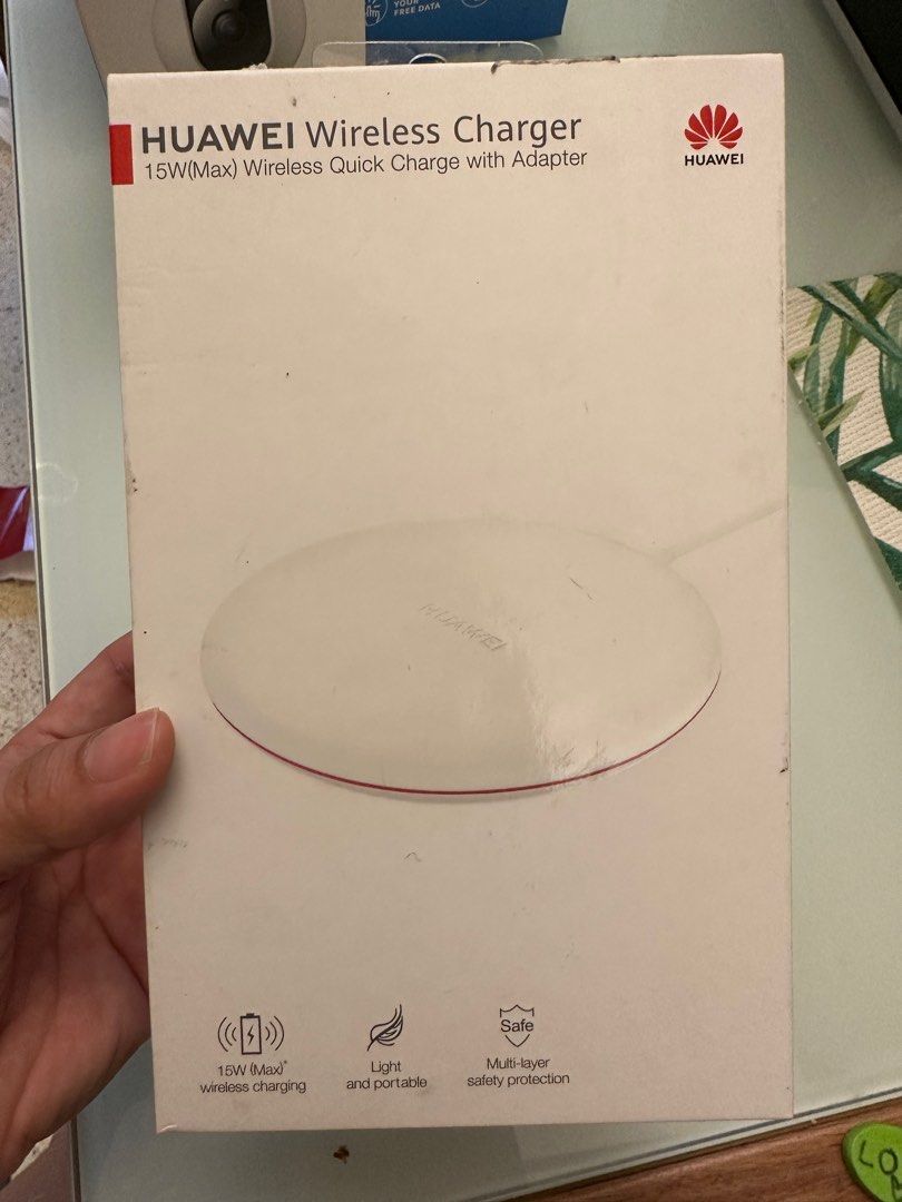 Huawei Wireless Charger (Category: Chargers & Cables) located in Makati City. Submitted by Pipie (Listing ID 1241660750, Image 1). Description: .