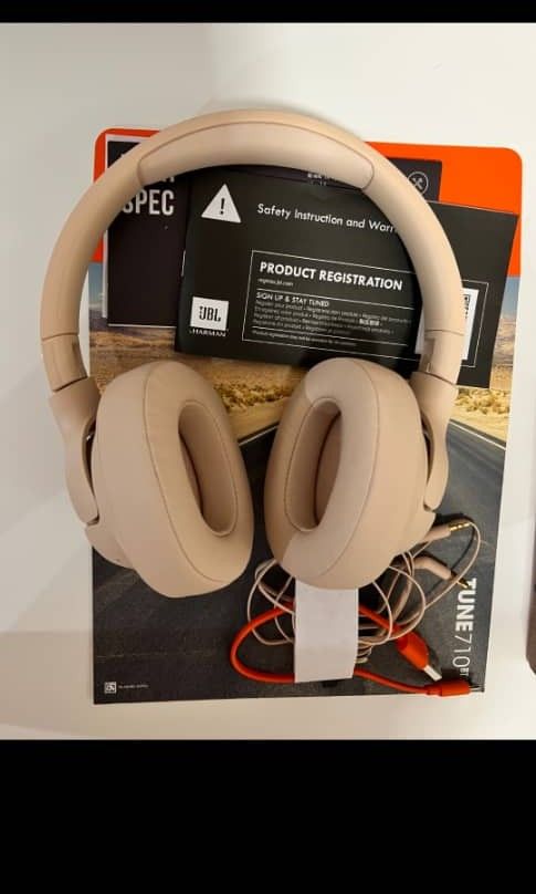 unboxing JBL 710bt headphones! they sound great and are really