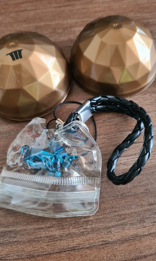 Keychains (Category: Character Goods) located in Singapore. Submitted by wblu3zbbm (Listing ID 1238326327, Image 2). Description: MBS cow series keychain - $6 each Get more than 1 piece - $5.50 each All 5 - $25 ($5 each).
