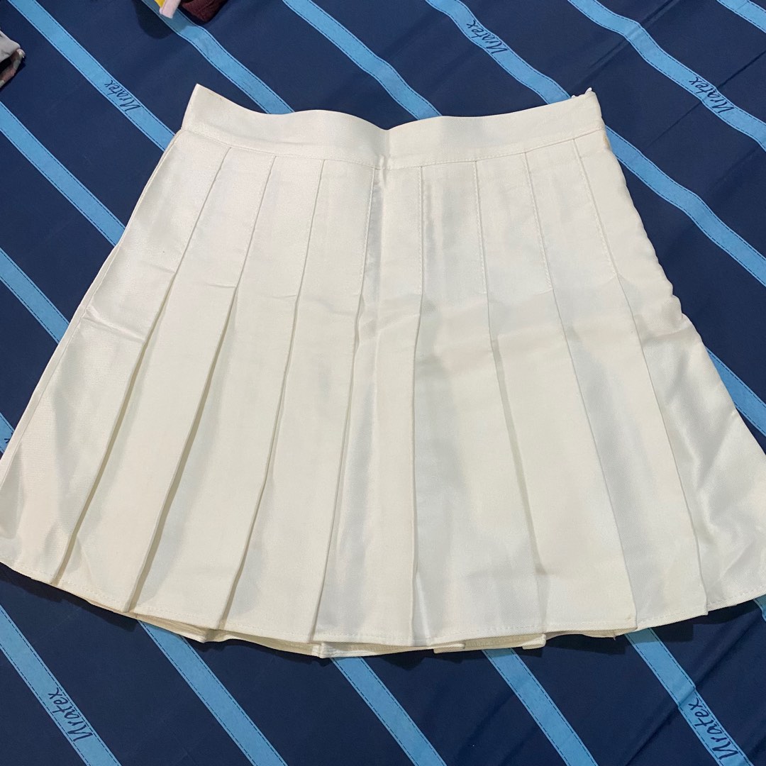 korean pleated skirt, Women's Fashion, Bottoms, Skirts on Carousell