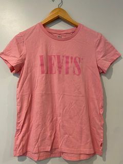 Levi’s Pink T-Shirt - M