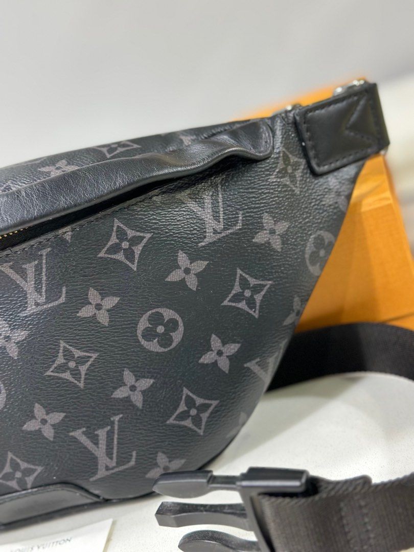 Shop Louis Vuitton Discovery Discovery bumbag pm (M46035) by 環-WA