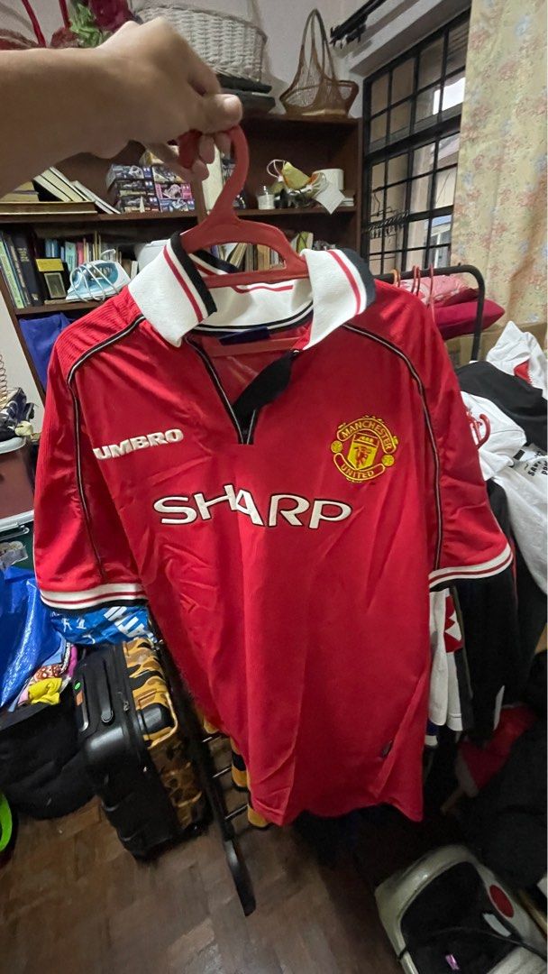 manchester united 1999 kit
