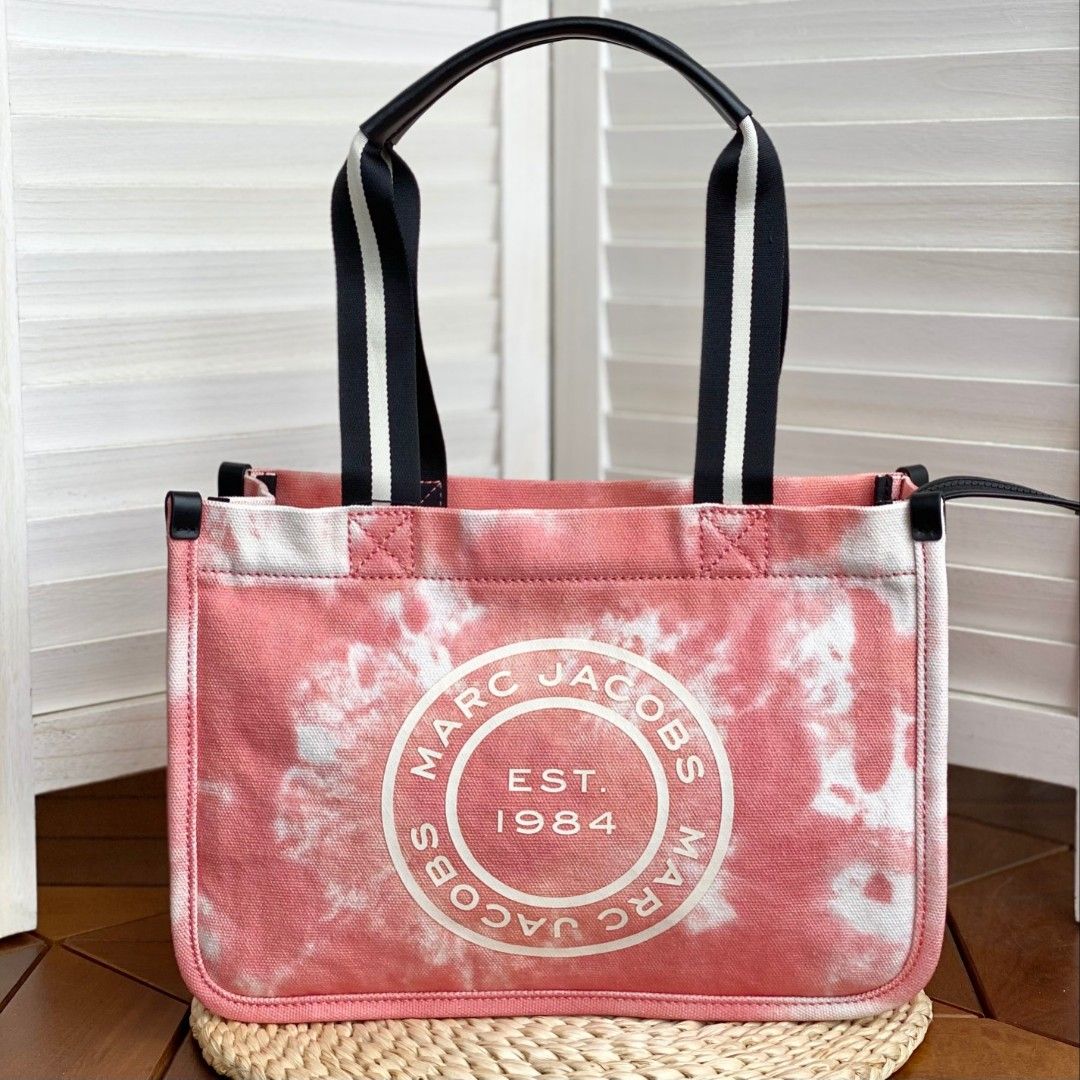 MARC JACOBS: The Tote Bag in tie dye canvas - Pink