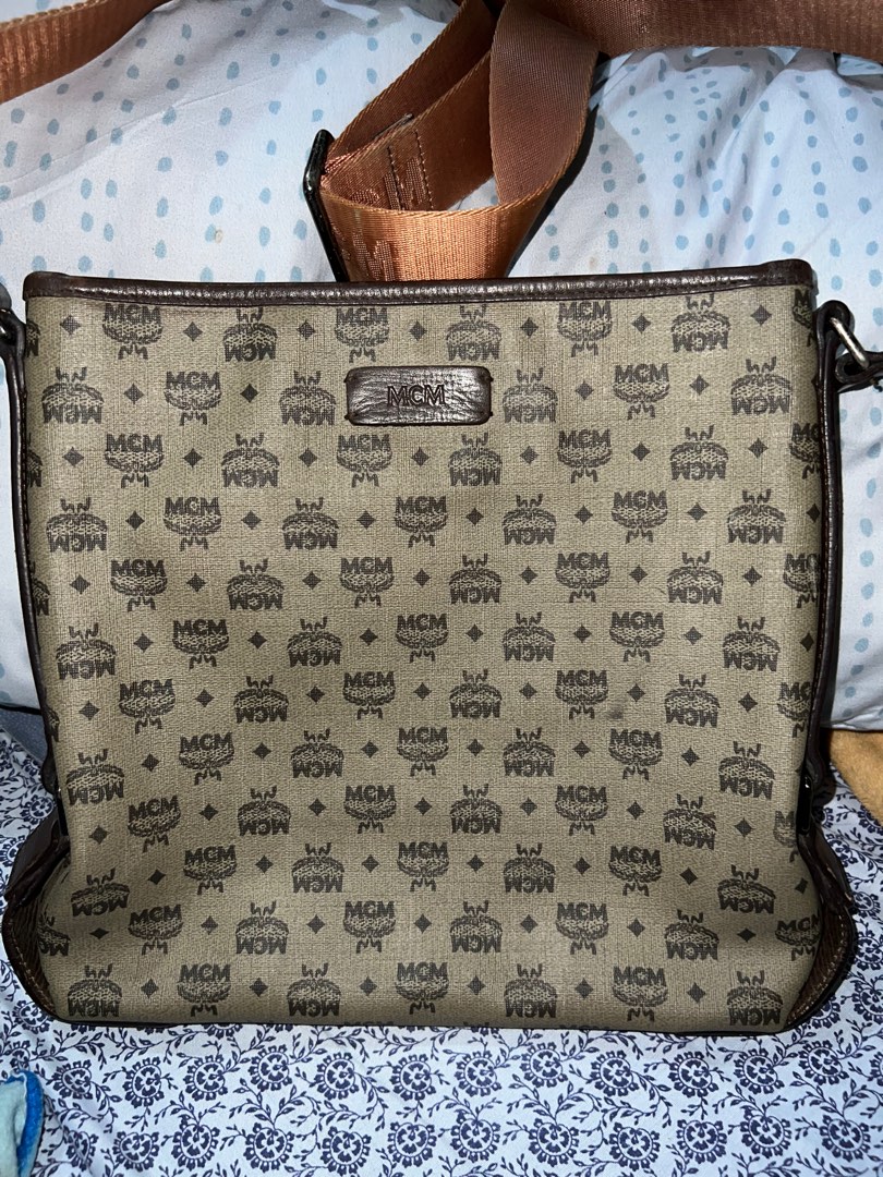 Mcm sling bag for men hot sale