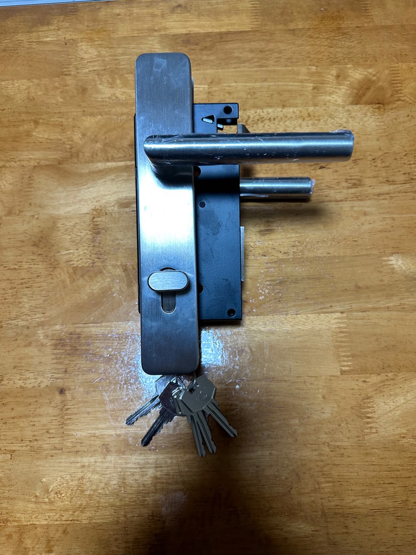 Metal Gate Handle Lock Set, Furniture & Home Living, Security & Locks