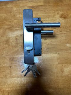 (Category: ) located in . Submitted by xyl14 (Listing ID 1241718636, Image 1). Description: .