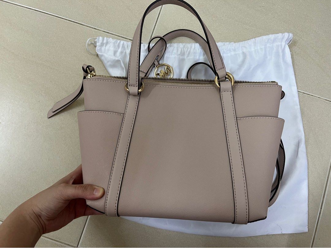 What's In my Bag: Review of my Sullivan Small Saffiano Leather Top-Zip Tote  Bag #michaelkors 