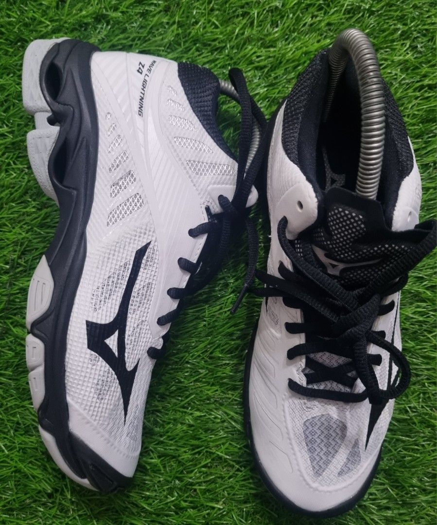 mizuno wave lightning z4