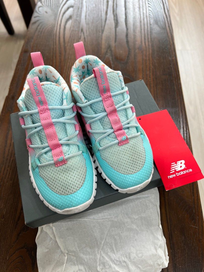 New Balance floral kids shoe girls size 10 wide