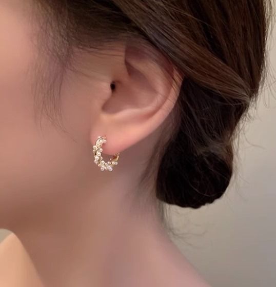 New trendy 2024 gold earrings