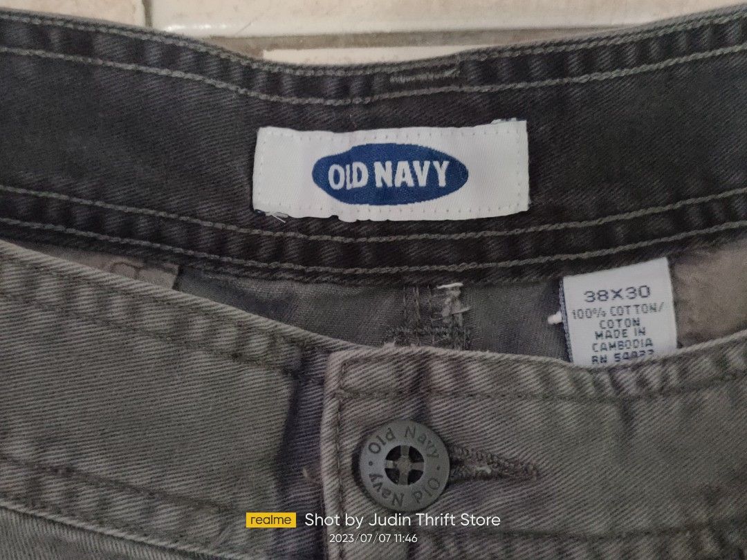 OLD NAVY CARGO PANTS Men s Fashion Bottoms Chinos on Carousell