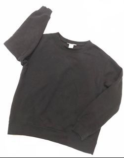 Ori H&M kids black sweater / crewneck