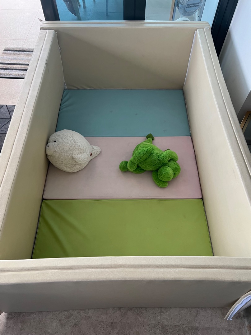 Play Pen Free of Charge, Babies & Kids, Baby Nursery & Kids Furniture