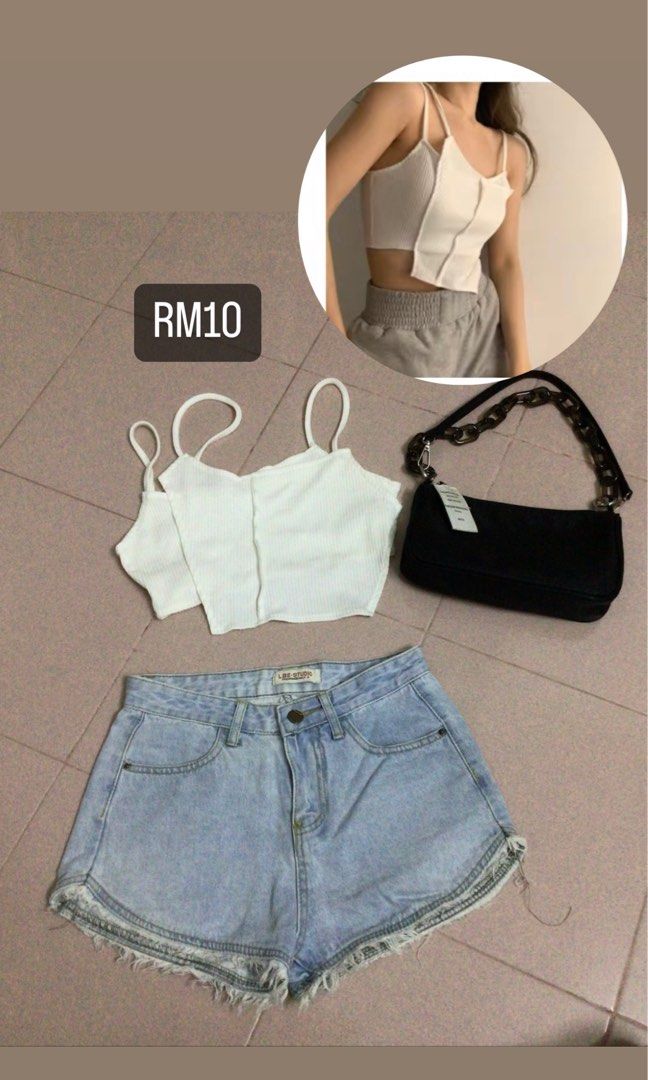 Preloved clothes (Category: Blouses) located in Ipoh. Submitted by sweetcakee (Listing ID 1241097913, Image 2). Description: Buy 4 and above free shipping ❣️ .