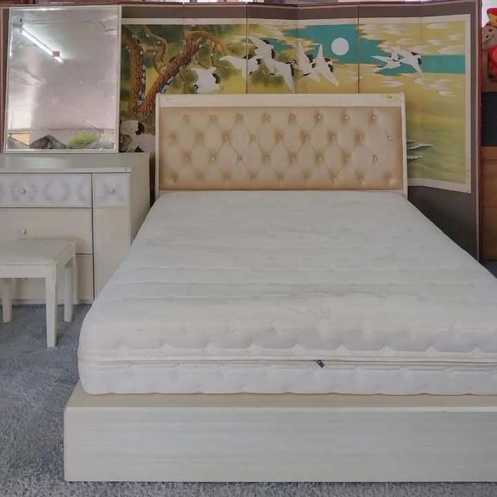Queen Bed- Solidwood bedframe with vanity and foam set na po. Korean made. on Carousell