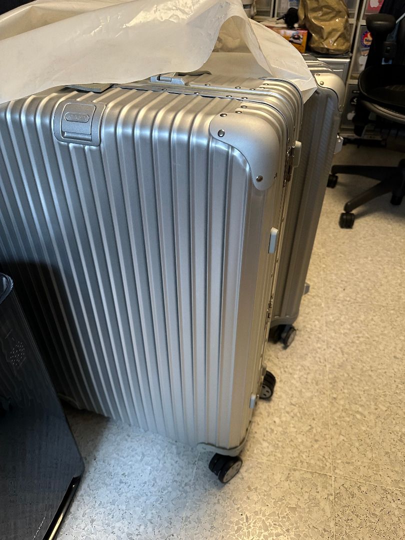 Rimowa topas 73 hot sale