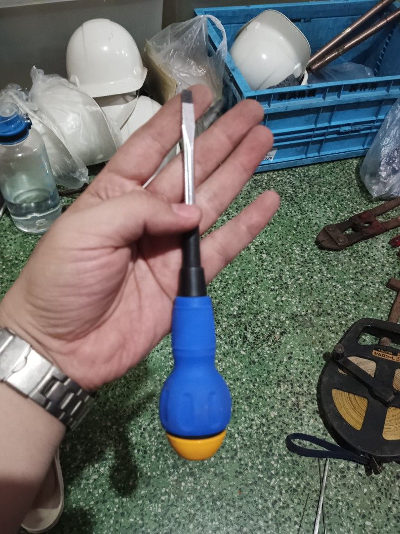 Screw driver (Category: Construction Tools & Equipment) located in Legazpi City. Submitted by kikosgarage (Listing ID 1241627777, Image 1). Description: made in Japan.