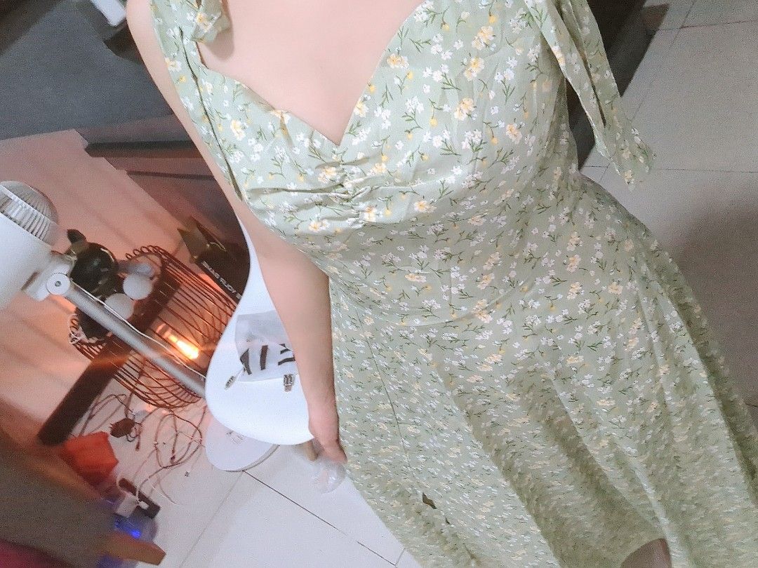 Self tie midi dress (Category: Dresses) located in Quezon City. Submitted by stylefast (Listing ID 1241716923, Image 2). Description: .