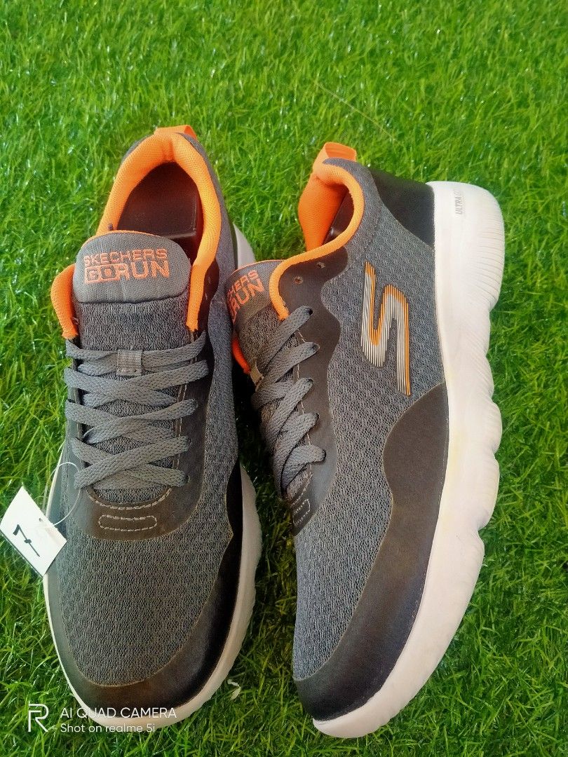 Skechers go run 7 brown top