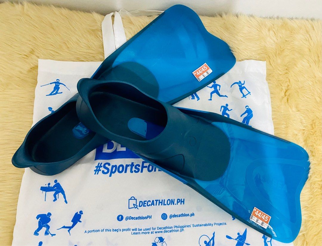 Swimming fins Decathlon on Carousell
