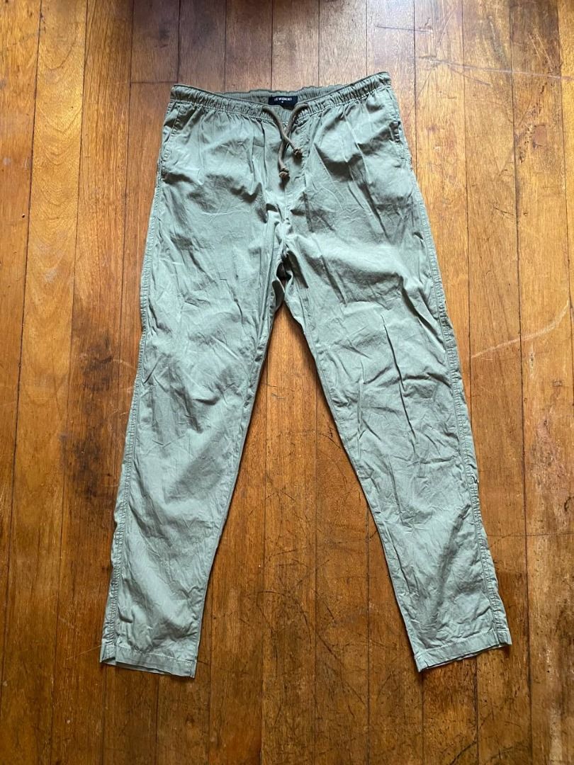 Thrifted Pants (Category: Joggers) located in Pasay City. Submitted by juno_raph (Listing ID 1241605306, Image 1). Description: Pants Thrifted S Waist: 28-30 Length: 38 - thrifted. no flaws. excellent condition. 👍🏼 Price: ₱350 Negotiable Price do not include shipping fee Feel free to DM for any questions..
