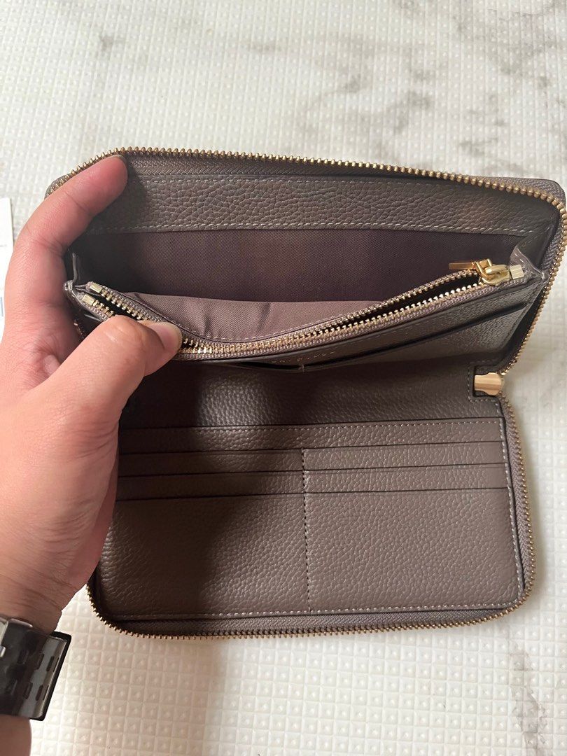 Tory Burch Carson Zip Continental Wallet on Carousell