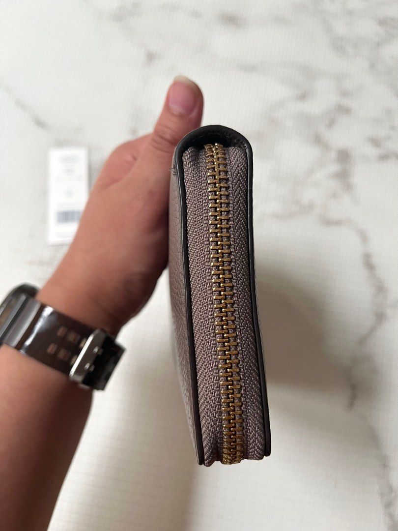 Tory Burch Carson Zip Continental Wallet on Carousell