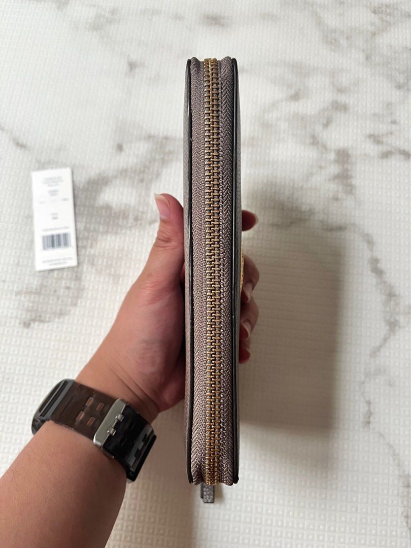 Tory Burch Carson Zip Continental Wallet on Carousell