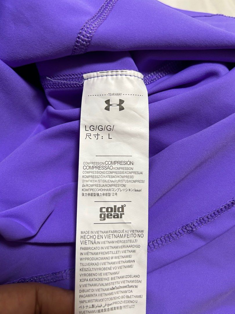 Under Armour Rash Guard, Women's Fashion, Swimwear, Rash guard on Carousell