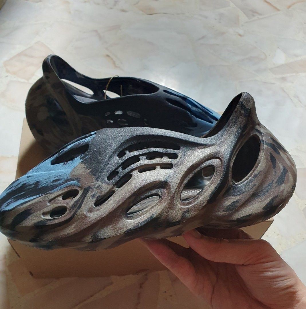 US 7 Yeezy Foam Runner MX cinder