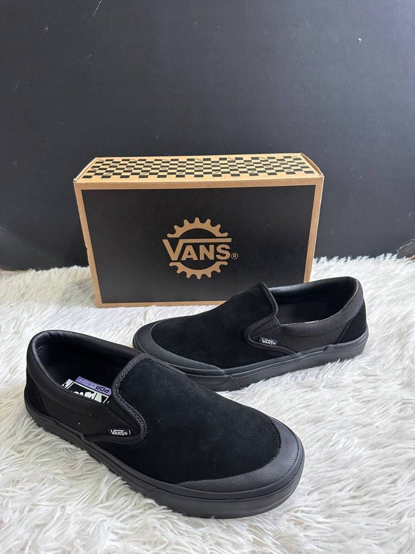 All black vans slip 2025 on pro