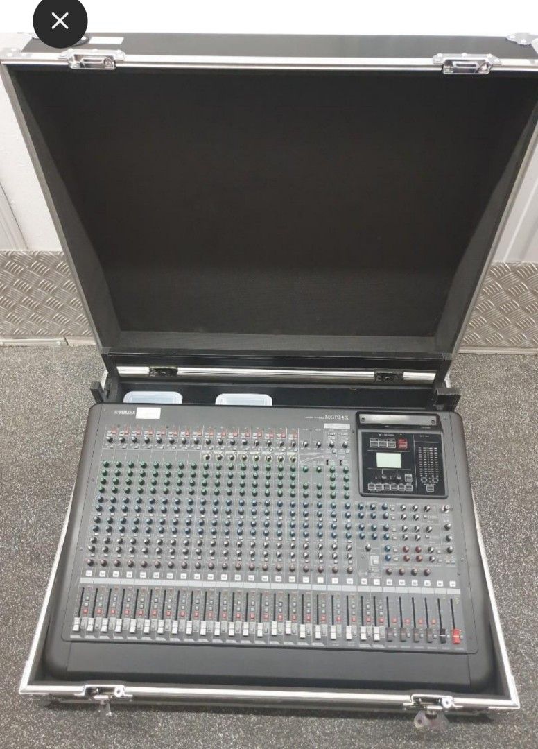 YAMAHA MGP24X ANALOGUE MIXER 24 CHANNELS, Audio, Other Audio Equipment