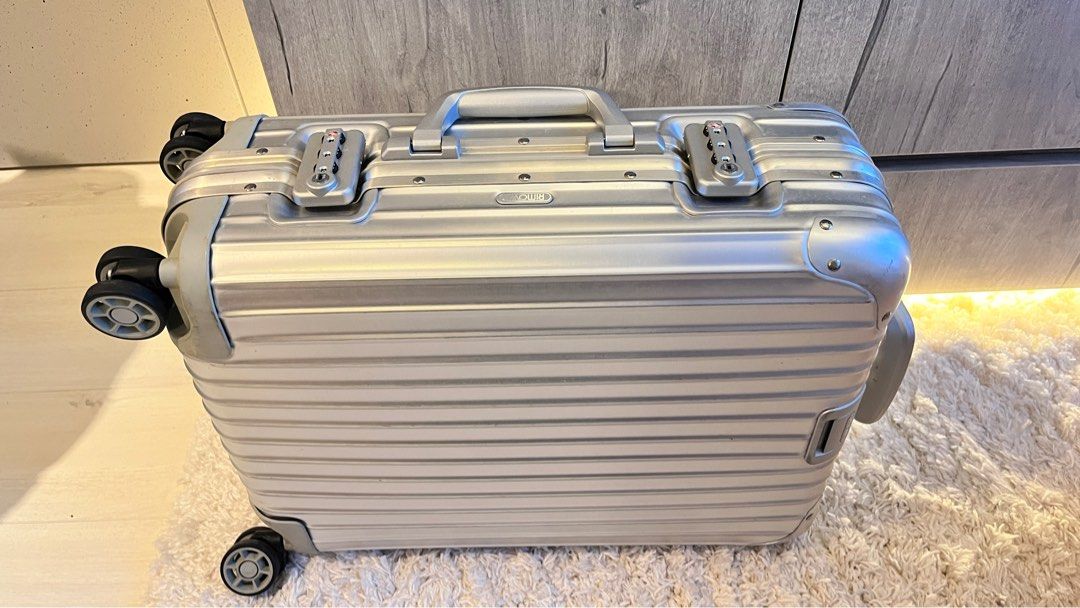 95% new Rimowa Topas Cabin multiwheel aluminium 鋁合金4輪行李箱假