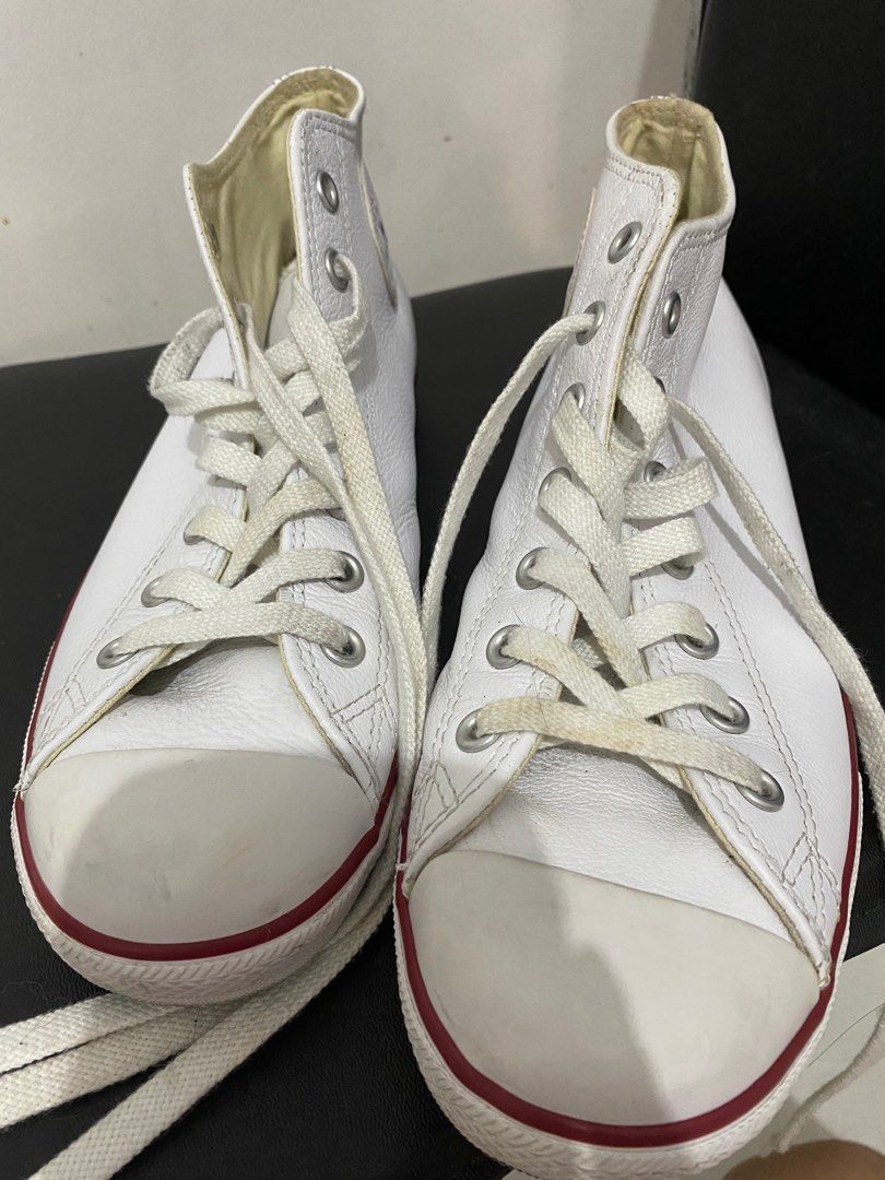 🖤 AUTHENTIC MEN Converse All-Star Sneakers White (Category: Sneakers) located in Las Pinas. Submitted by anatrix (Listing ID 1241858261, Image 3). Description: FOR SALE! Authentic Men’s White Converse All-Star ✅ Very lightly used (1-3 times only) ✅ Pasalubong from USA, can vouch from dad’s friend ✅ US Size 8 VERY MINOR flaws: Medyo burado na po yung print dun sa likod ng shoe (see last pic). May onting creases din po sa harap due to wear and sto
