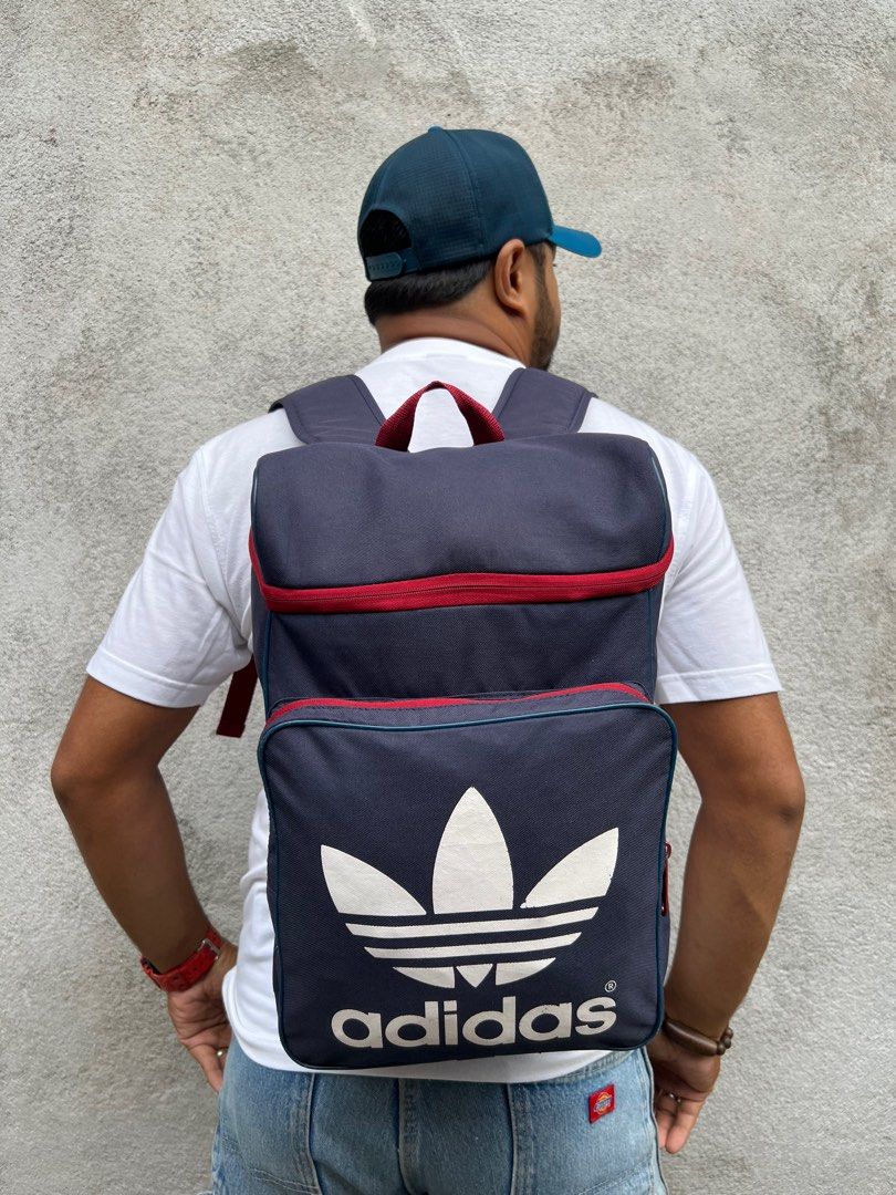 Adidas trefoil Classic box