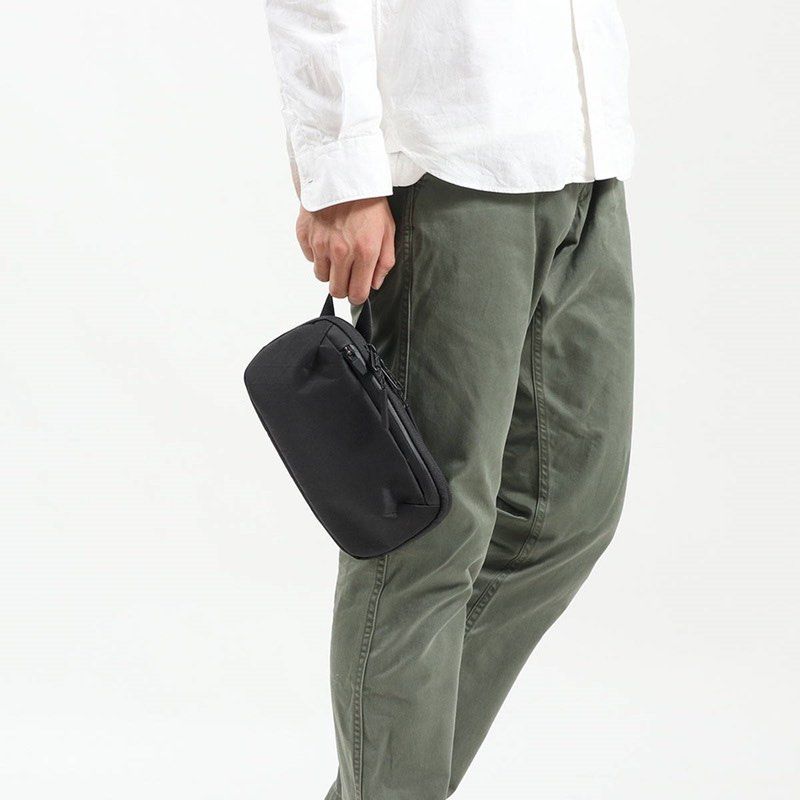 Aer best sale tech pouch
