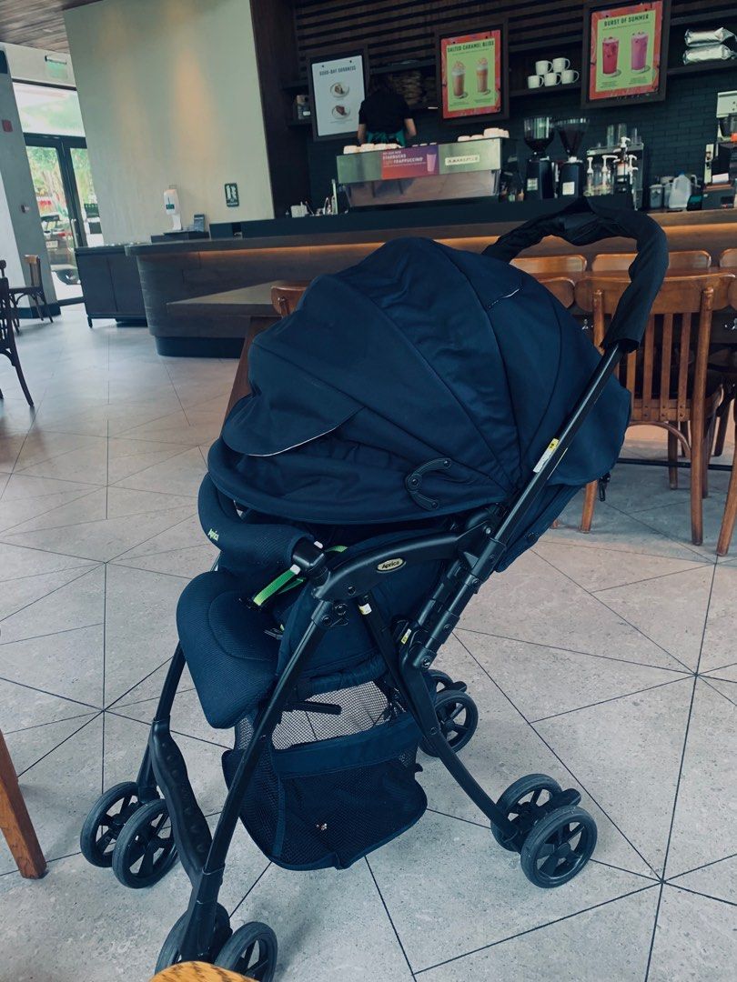Aprica Karoon Plus Stroller (Category: Strollers) located in San Pedro. Submitted by califrancethrifts (Listing ID 1240265684, Image 3). Description: Bought it for almost 17k (sale) @babycompany 19k orig price sa mall. Issue/s : super minimal scratch lang, needs wash kasi natambak na. No box. Used sa mall / inside the house / parking light weight Reversible RFS : outgrown na ni baby.