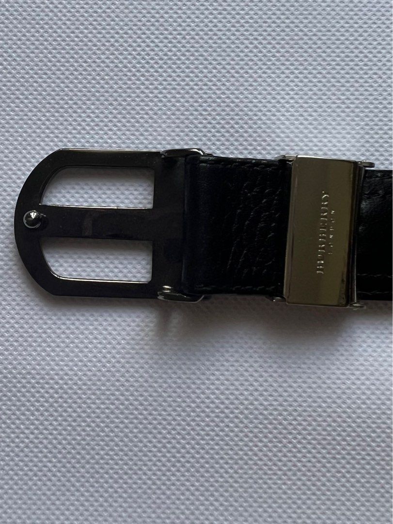 Authentic Burberry London Leather Belt (Category: Luxury Accessories) located in Bulacan. Submitted by krstn0410 (Listing ID 1241840179, Image 3). Description: Money back guaranteed Vintage Black n black pa Makinis pa buckle Genuine leather Unisex.