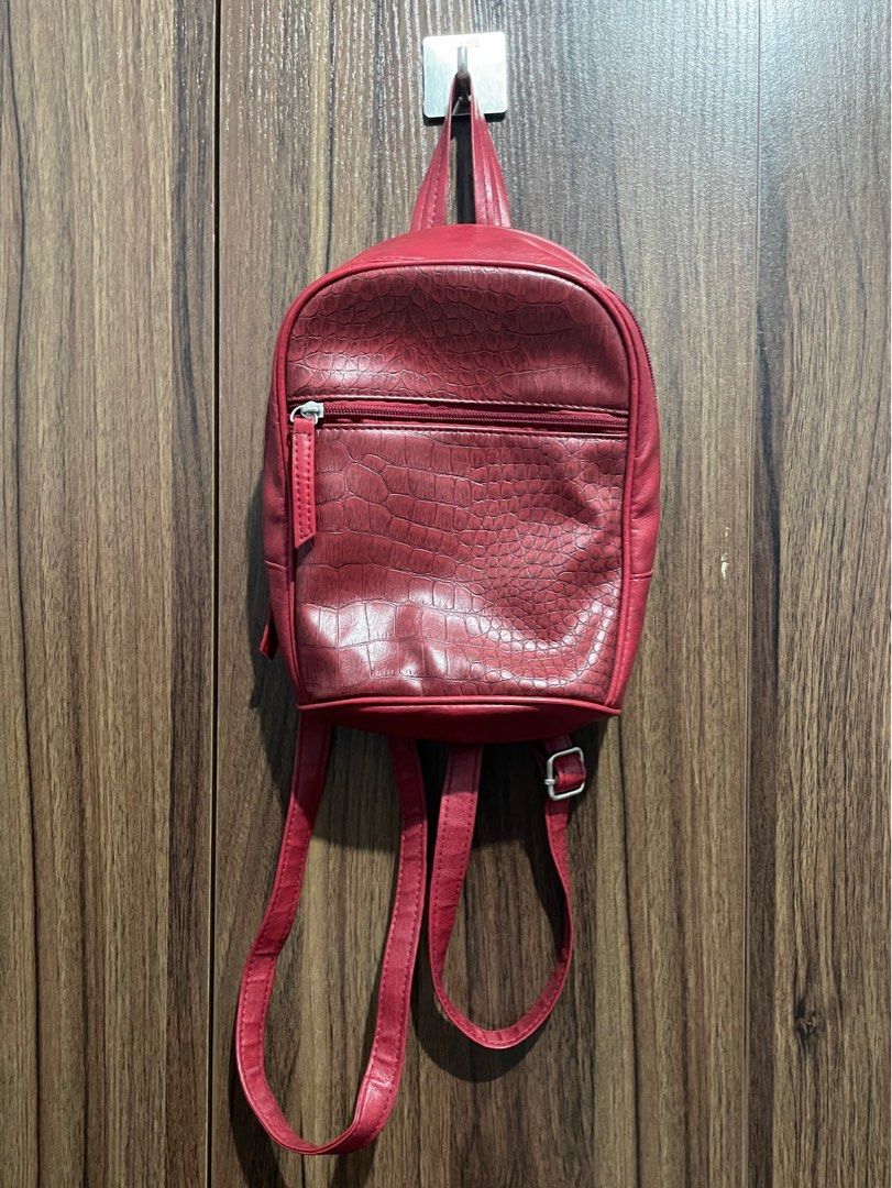 lululemon bag hot pink Lululemon hot pink Everywhere Belt Bag PLUS Barbie studded tumbler